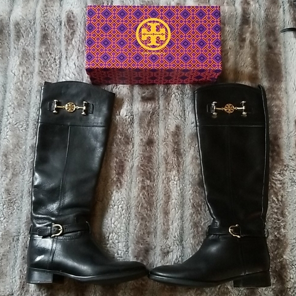 Shoes - Picture 1 of 8